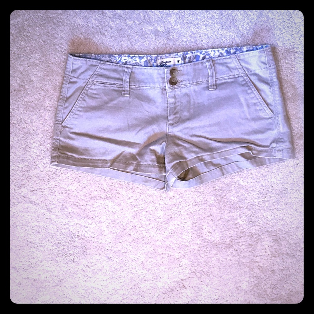 American Eagle Khaki shorts - size 4